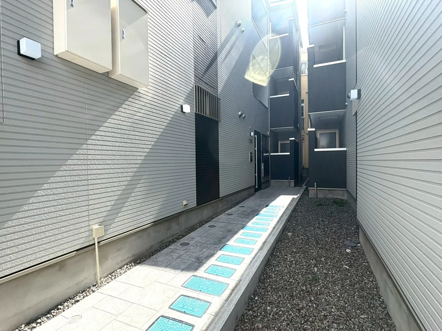 玄関アプローチ